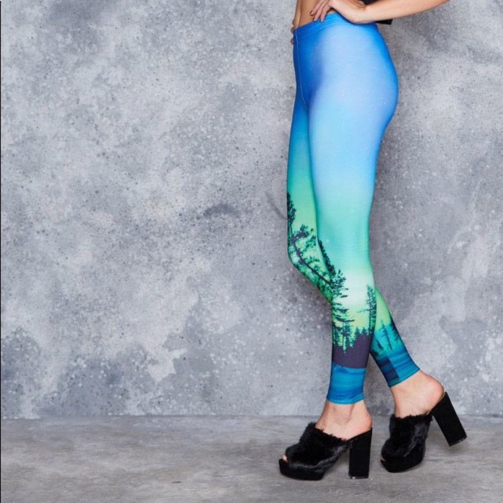 Blackmilk Aurora sky leggings - Picture 2 of 6